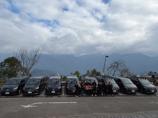 八台車，六十四個笑臉，一路開上雲端——從高雄直達合歡山與武陵的那趟旅程的第2張圖片